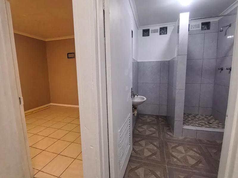 To Let 0 Bedroom Property for Rent in Gleemoor Western Cape